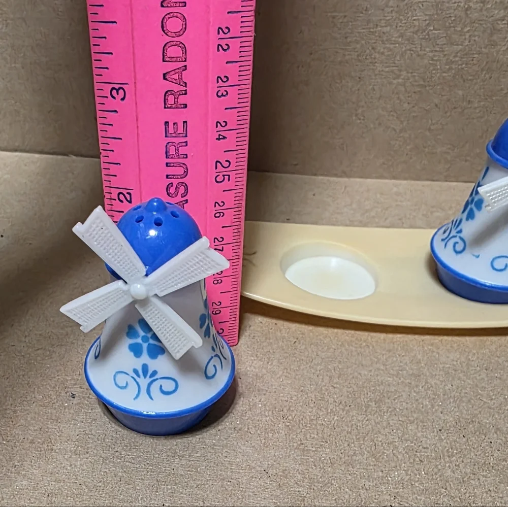 Vtg JBNY 1976 Windmill Salt Pepper Set # 164